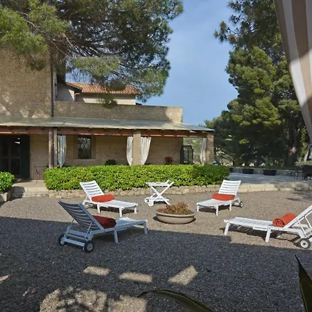 Villa Terra Del Sole 10&2, Emma *