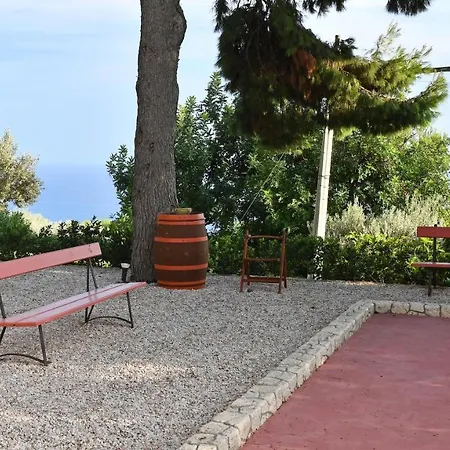 Terra Del Sole 10&2, Emma Villa