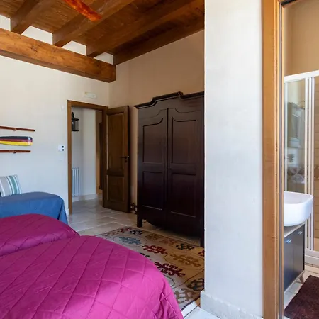 Terra Del Sole 8, Emma Villa Licata