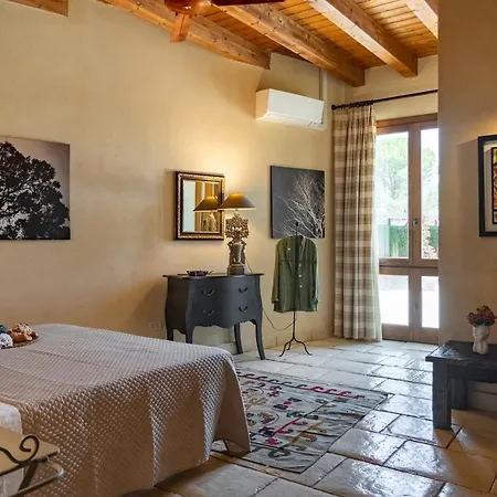 Villa Terra Del Sole 8, Emma Licata