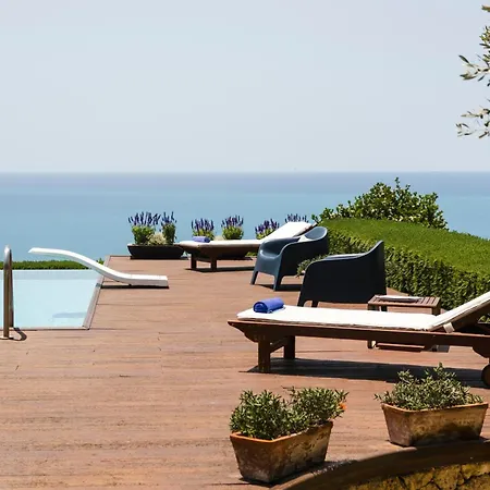 Villa Terra Del Sole 8, Emma Licata